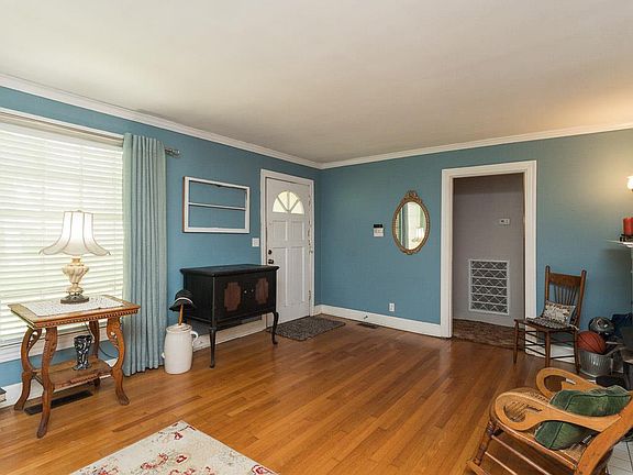 5th image of 308 Dorr Dr