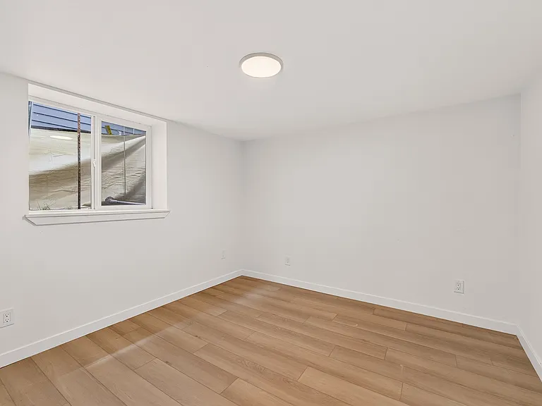 1920 11th Ave W #A — Photo 29