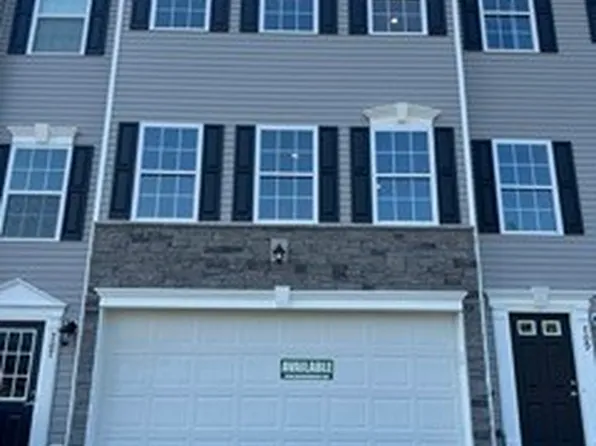 709 Ravenshire Ct, Coraopolis, PA 15108