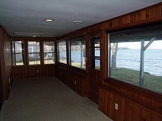 2nd image of 806 Lakeshore Dr