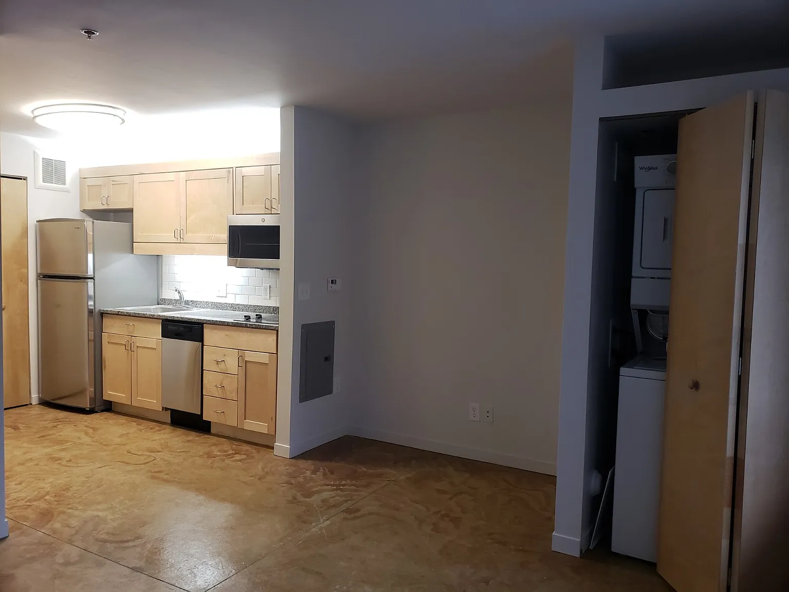 Studio, 318 sqft, $1,025 — Photo 3