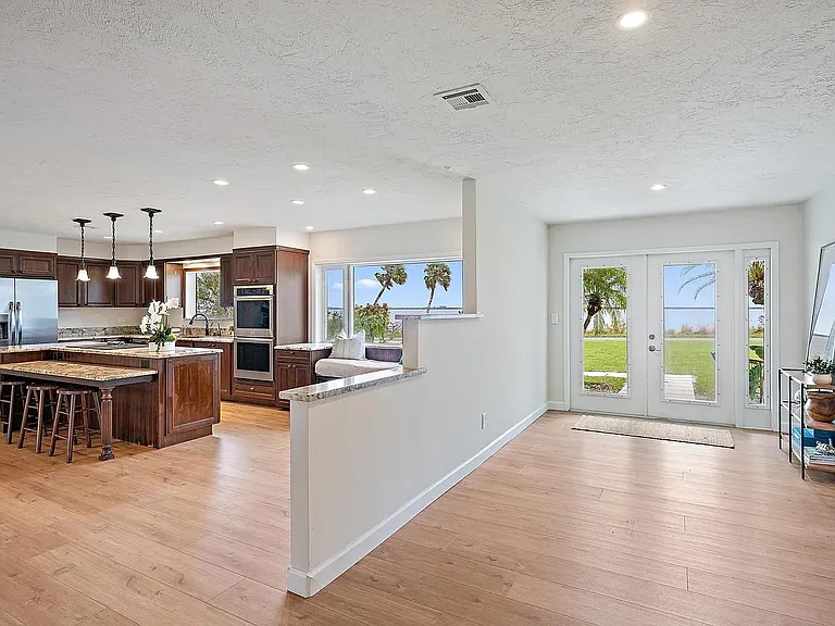6205 S Indian River Dr — Photo 28