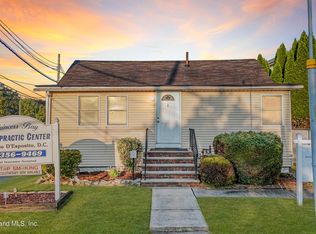 290 Seguine Ave, Staten Island, NY