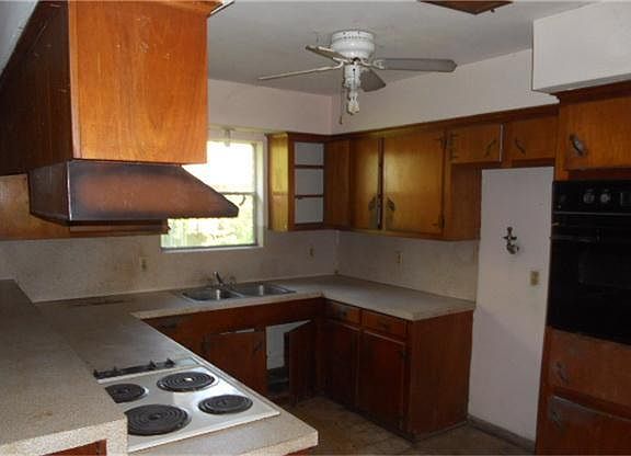 4th image of 1432 Park Dr