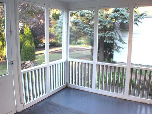 Cozy screened in porch
