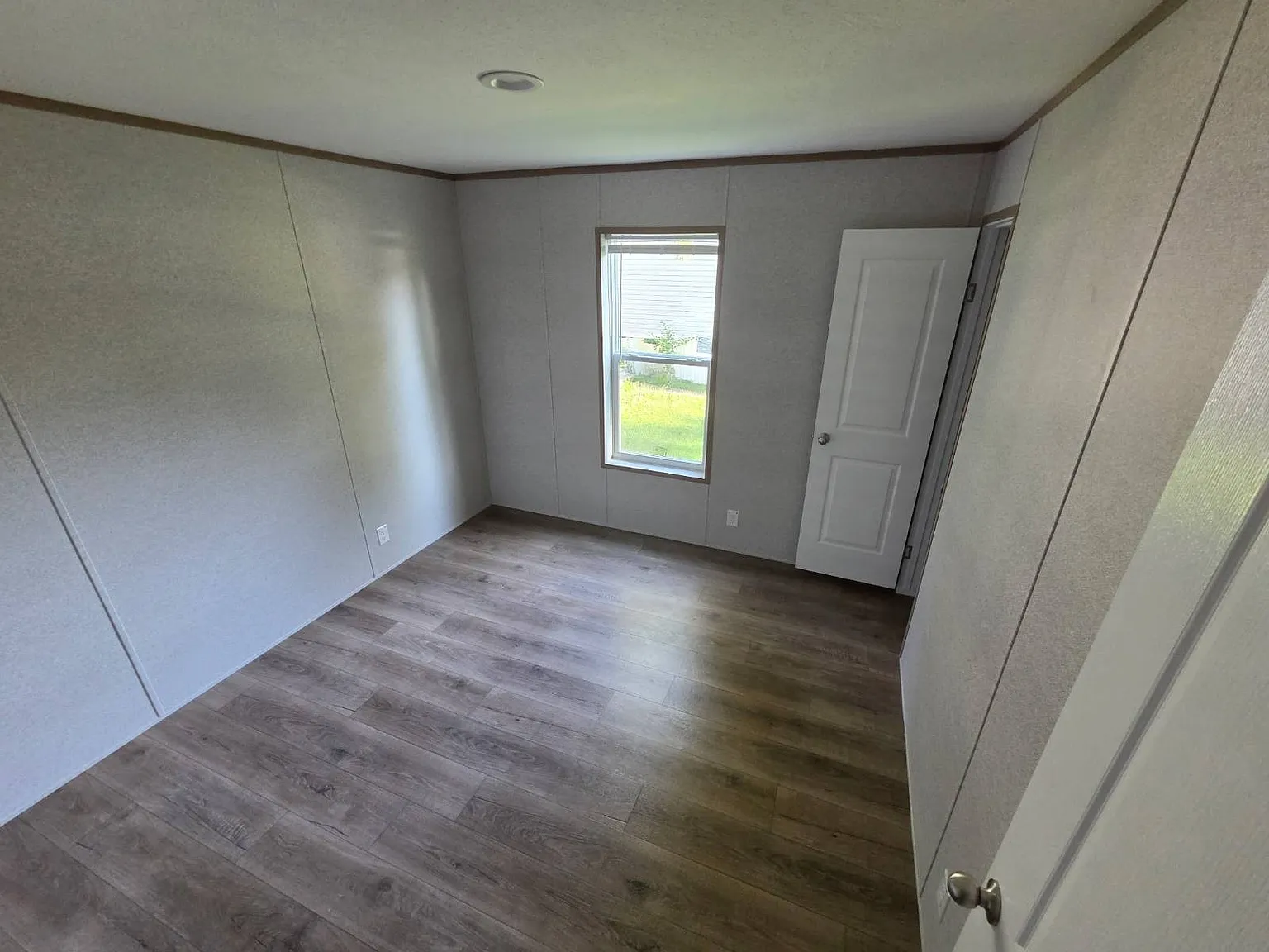 3 bed, 2.0 bath, $1,195 — Photo 2
