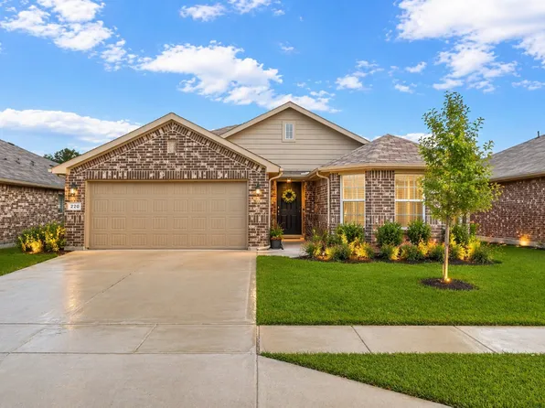 220 Abingdon St, Azle, TX 76020