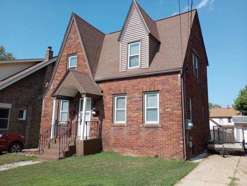 2405 Union Ave photo 1