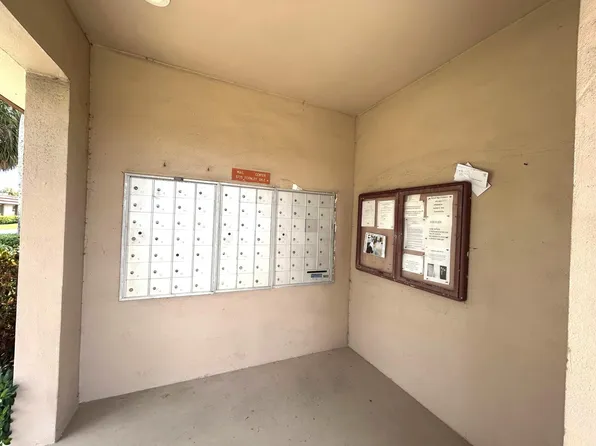 5775 Fernley Drive W #118, West Palm Beach, FL 33415