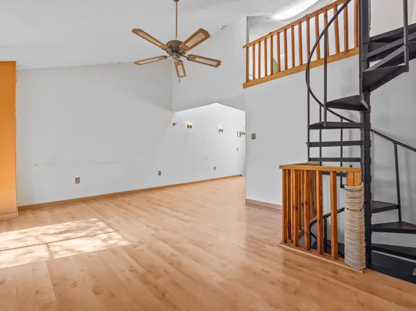 37 Mohawk Trail #37, Guilford, CT 06437