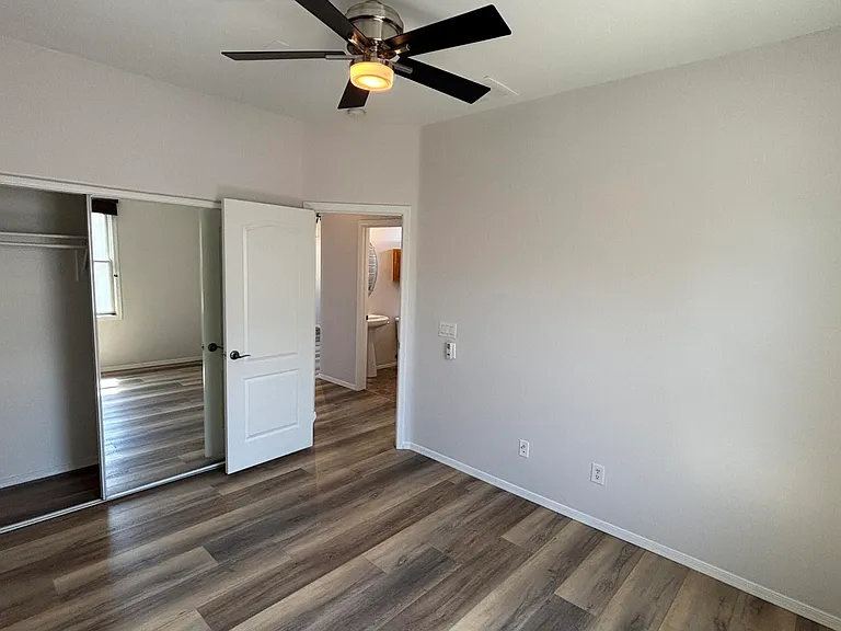 2125 E Huntington Dr — Photo 12