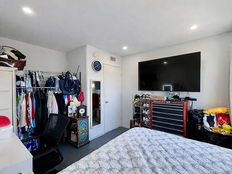 11493 Lev Ave — Photo 14