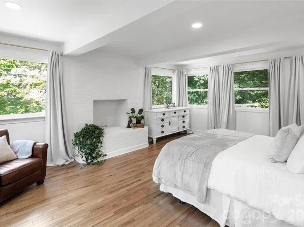 33 Maywood Rd, Asheville, NC 28804