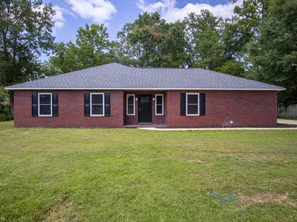 203 Adams Dr, Crestview, FL 32536