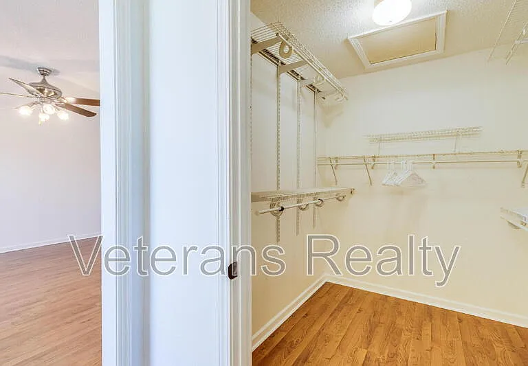 1210 Spring Dr — Photo 19