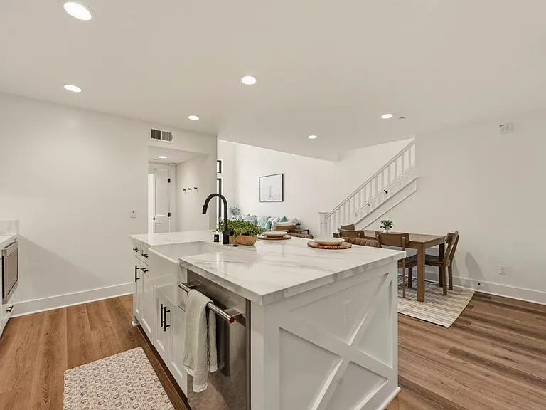 1101 Cantina Ct #208 — Photo 2