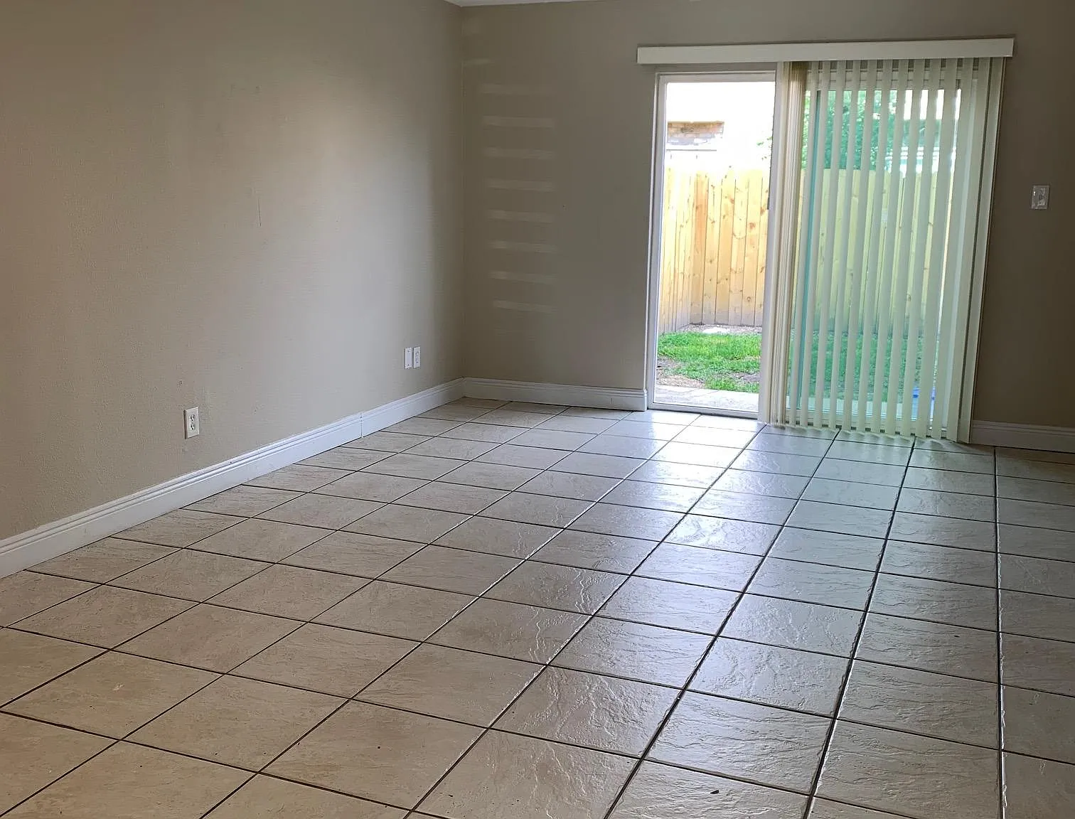 2 bed, 1.5 bath, 1130 sqft, $1,400 — Photo 4