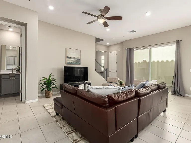 1535 E Dublin St — Photo 7