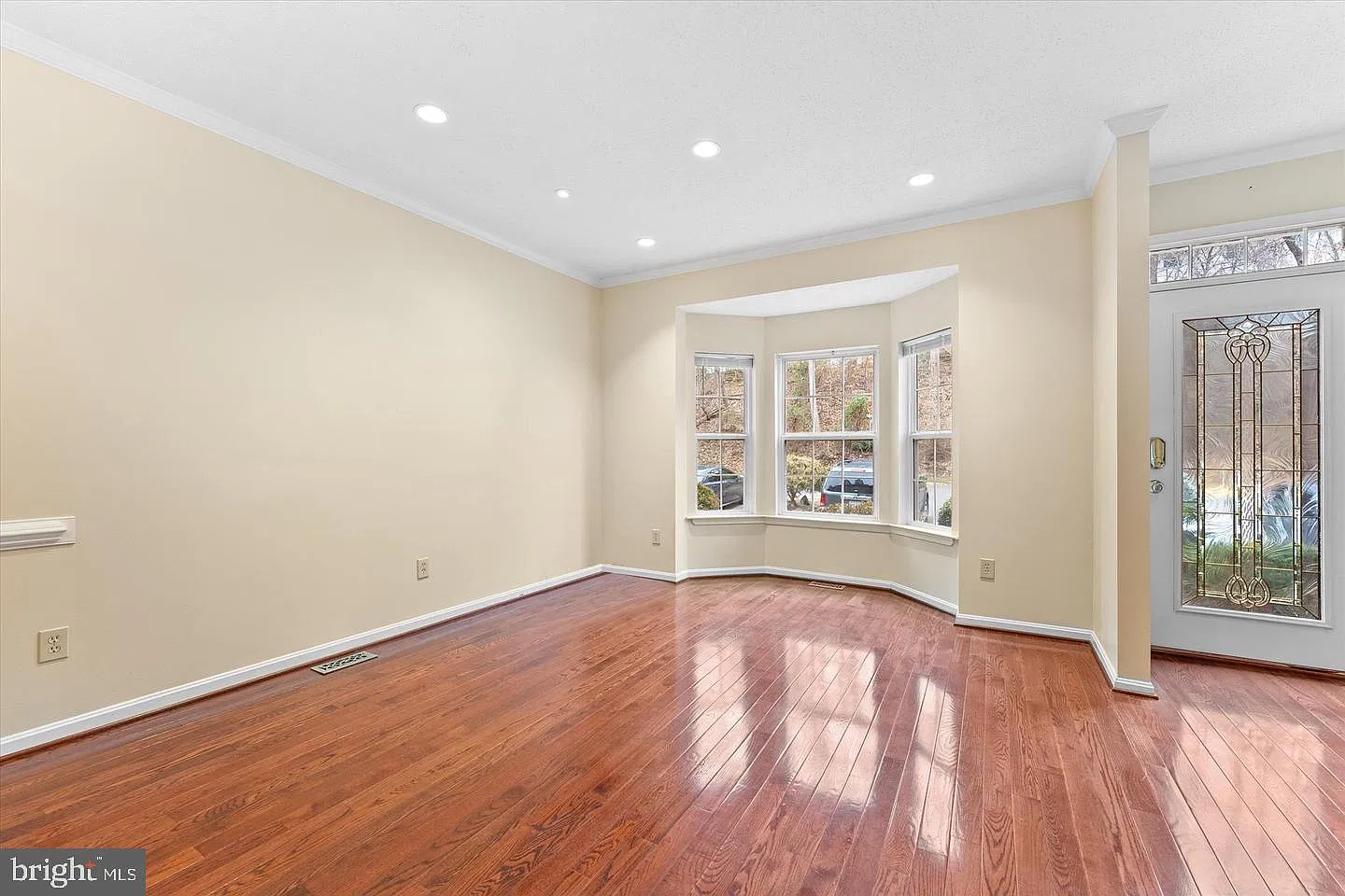 4 bed, 3.5 bath, 1954 sqft, $2,595 — Photo 4