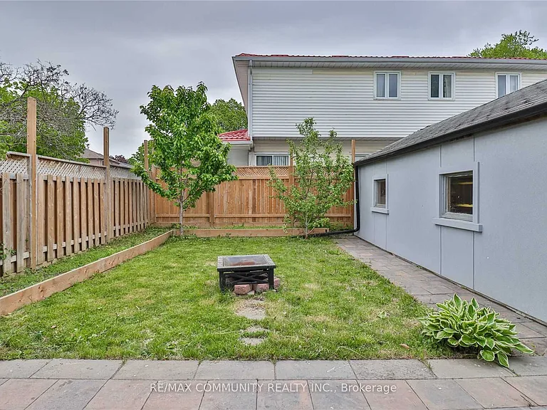 33 Windsor Ave — Photo 34