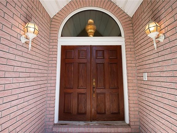 5th image of 459 Riverview Dr