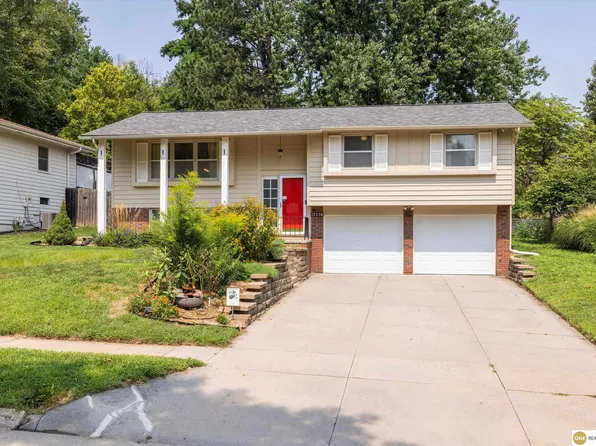 13358 Trendwood Dr, Omaha, NE 68144