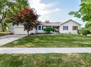 128 Glen Eagle Dr NE, Rockford, MI