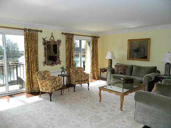 Direct waterfront townhouse