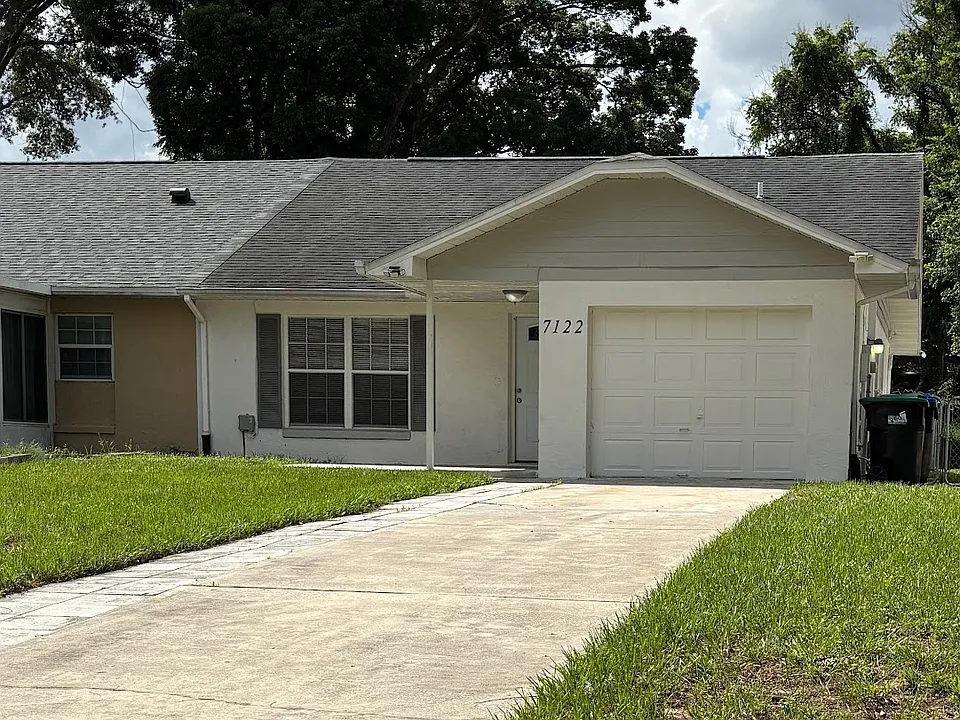 7122 Blue Earth Ct