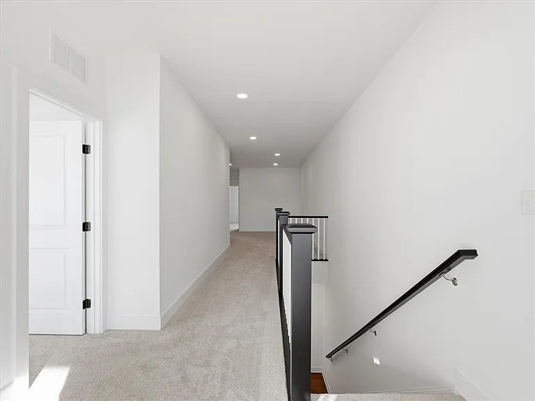 302 Highbridge Ln — Photo 13