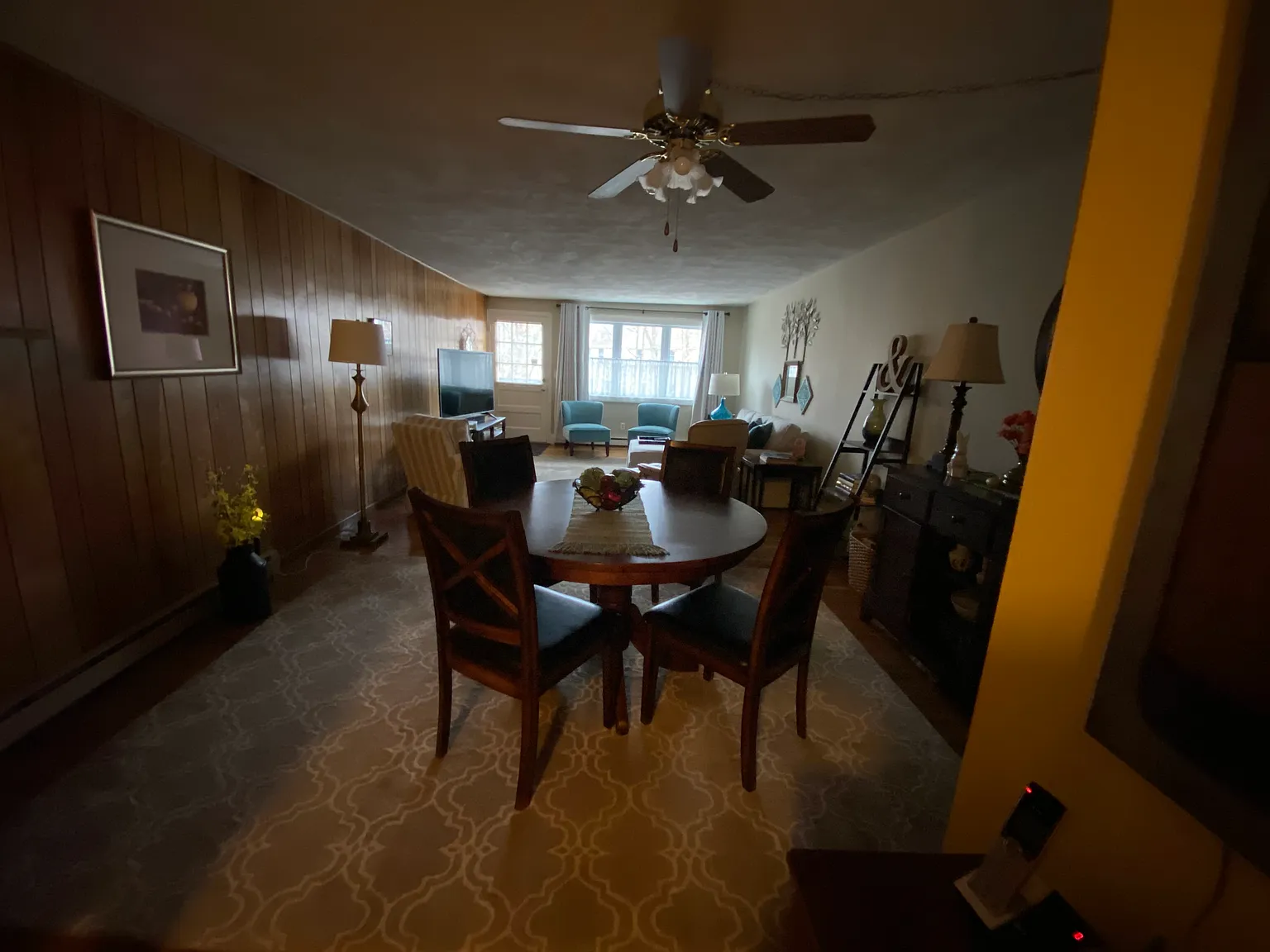 3 bed, 1300 sqft, $2,675 — Photo 2