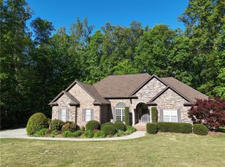5338 McKinney Ct, Walkertown, NC 27051