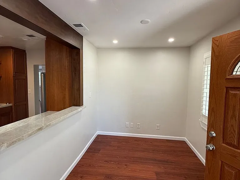 334 Roanoke Rd — Photo 6