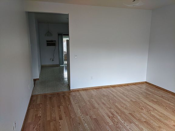 4th image of 12422 NE 19th St