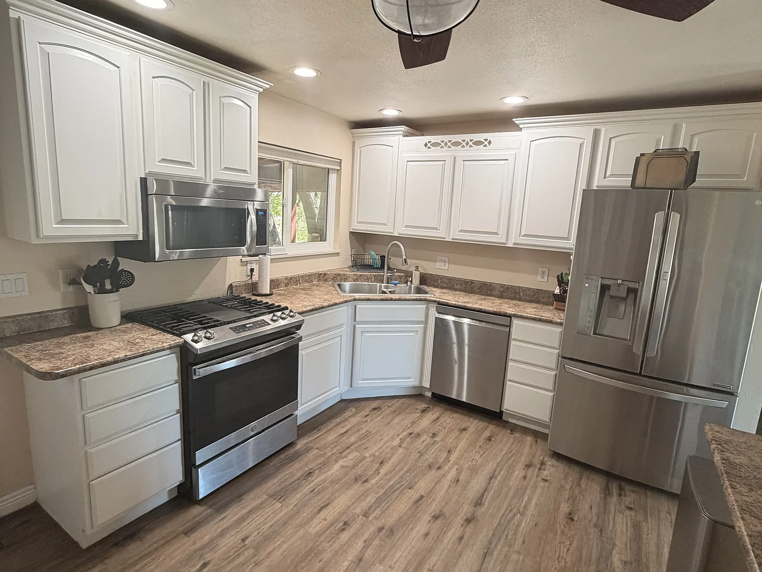 4 bed, 1848 sqft, $3,500 — Photo 3