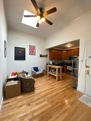 Rented by R New York | media 2