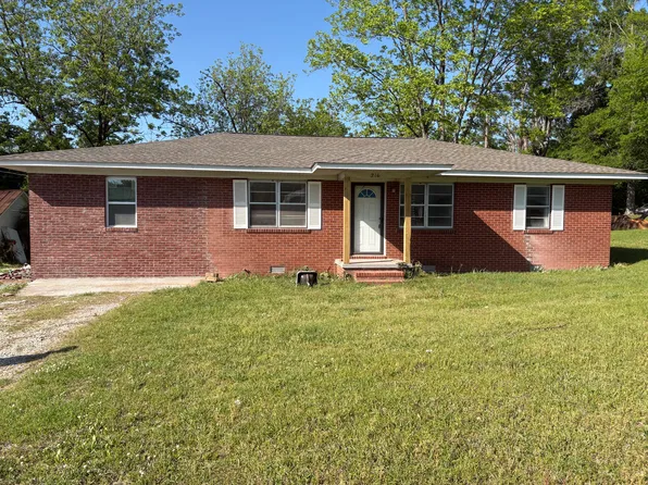 216 E Clayton St, Baldwyn, MS 38824