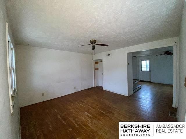 1st image of 724 S 1st St