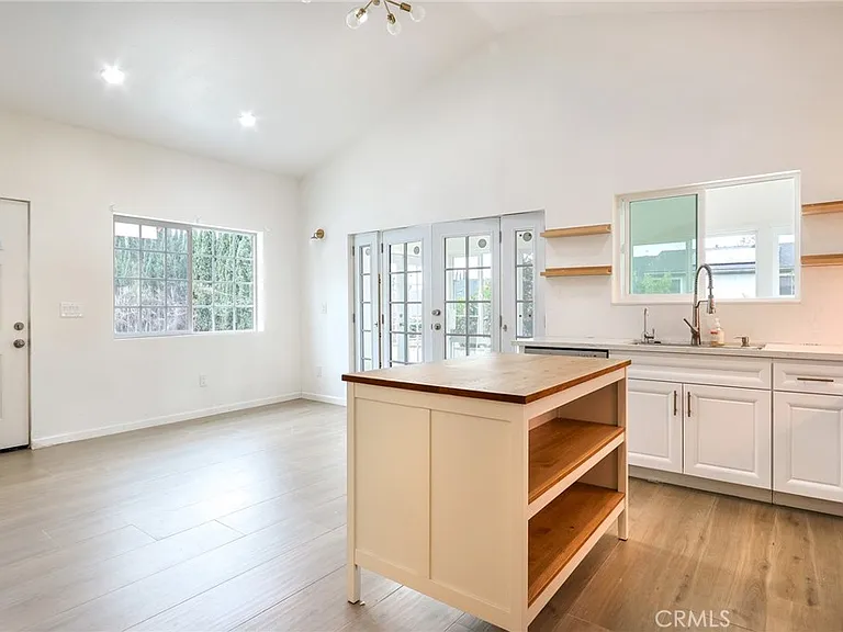 268 Macalester Dr — Photo 5