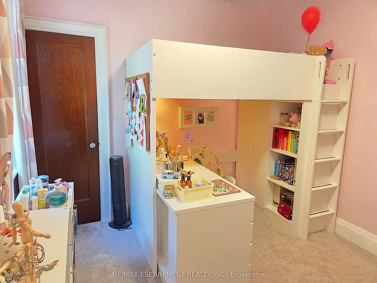 77 Paradise Rd S — Photo 12