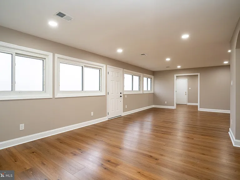 127 Kendall Rd — Photo 5