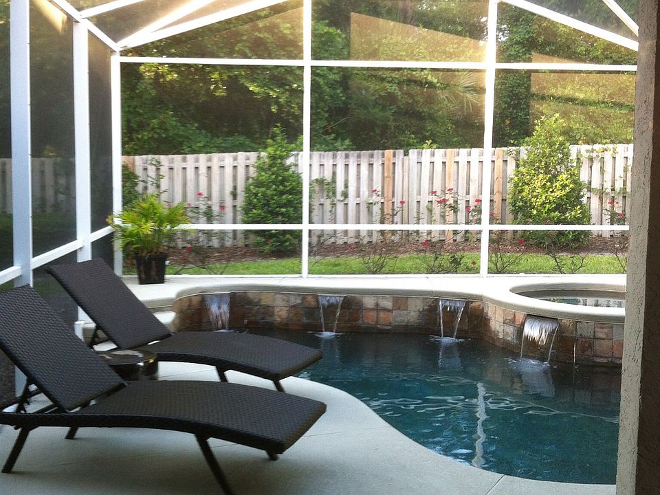 Lagoon pool and jaccuzi