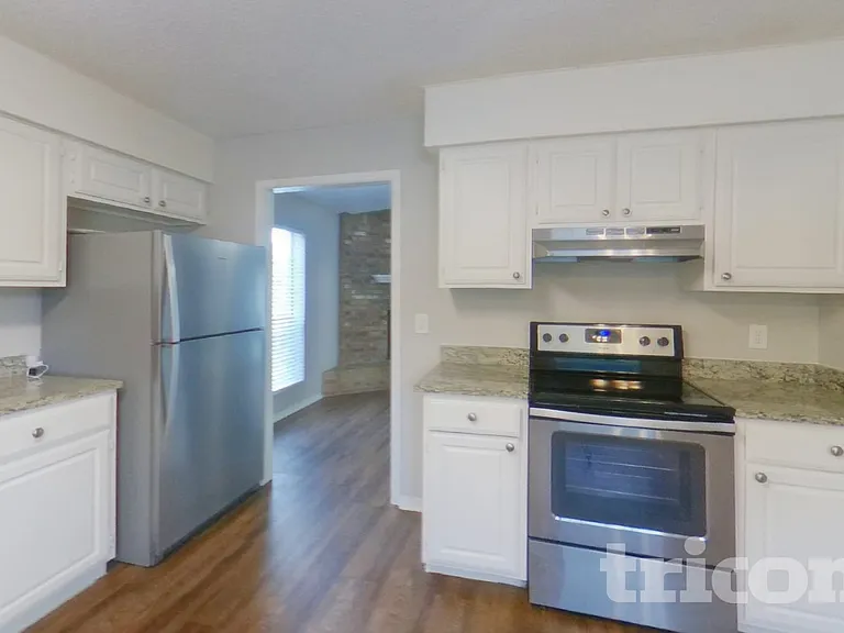 824 Hollow Creek Rd — Photo 5