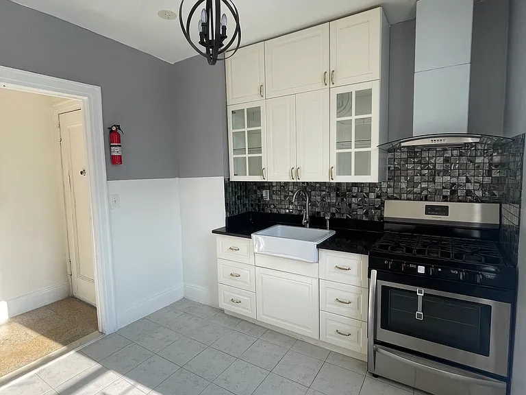 98-15 34th Ave #3D — Photo 1