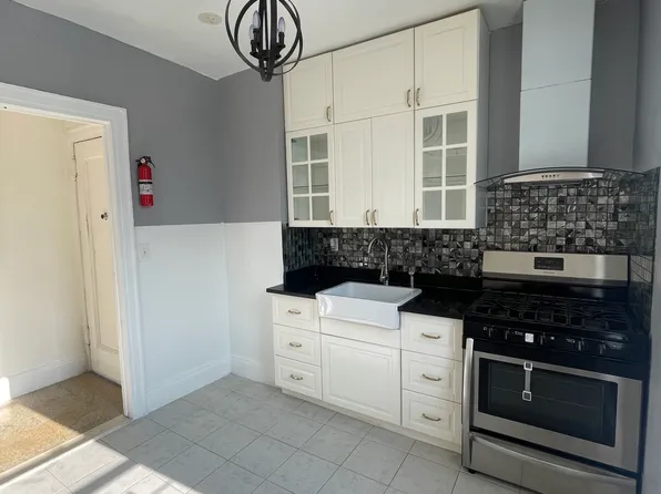 98-15 34th Ave #3D, Corona, NY 11368