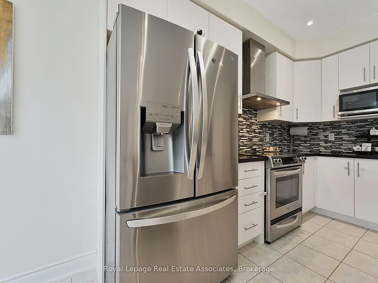41 Mazarine Ln — Photo 21