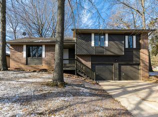 5801 S Honeysuckle Ln, Battlefield, MO 65619