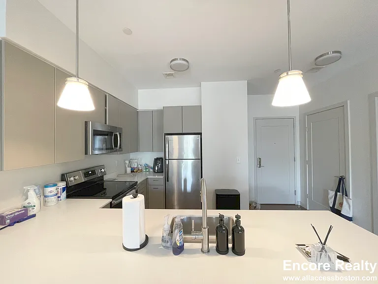 21 Gibbs St #204 — Photo 10
