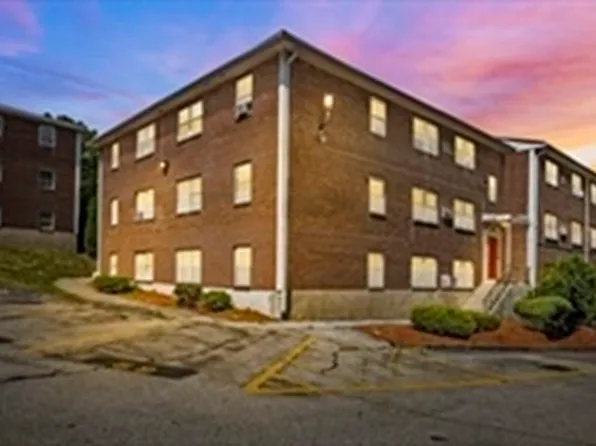 271 Boston Post Rd E APT 3, Marlborough, MA 01752