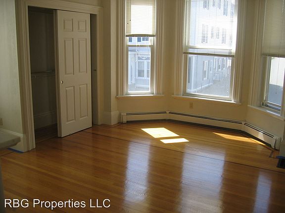 5th image of 37 Railroad Ave APT 1